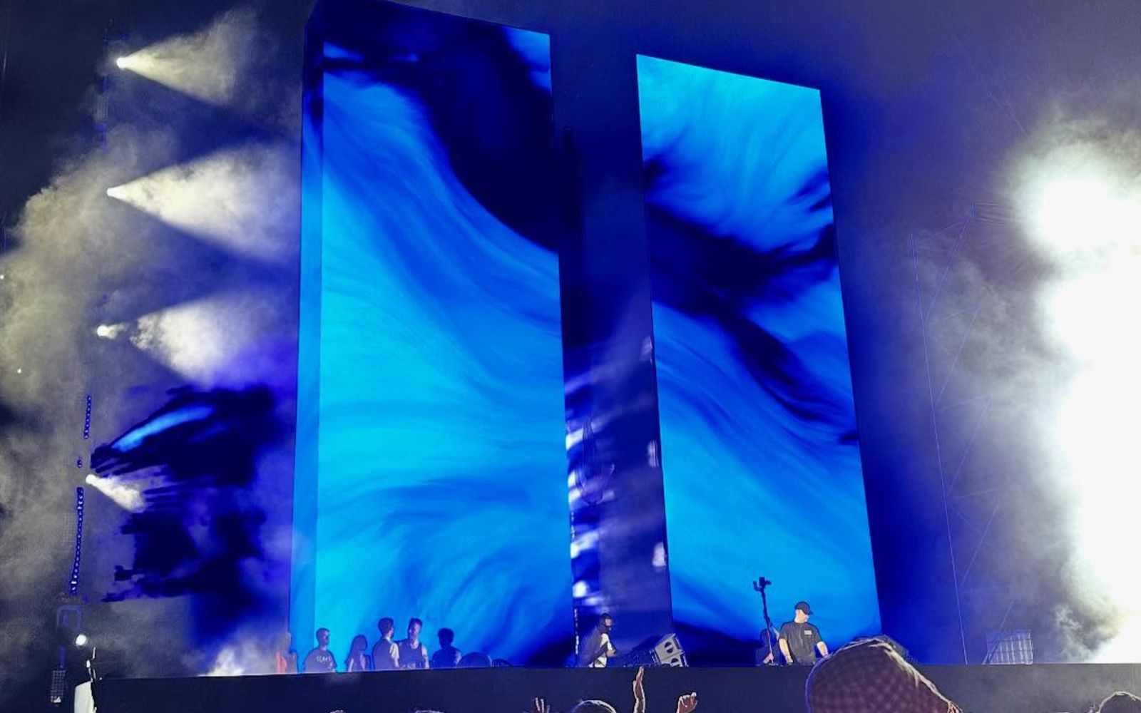 Festiwalowa moda 2025 – jak zbudować look z jednym mocnym elementem?