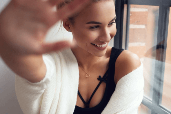 Ozdobne ramiączka do stanika: czarne, czerwone czy białe?